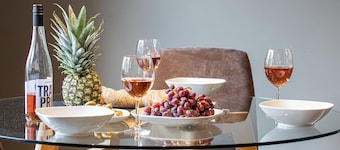 Bright & quiet, 200m to the subway