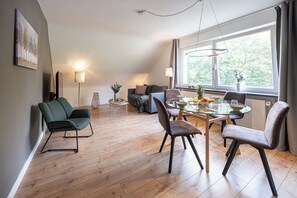 Dining - Bright & quiet, 200m to the subway (Ahrensburg)