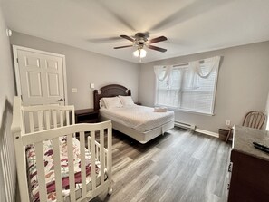 5 bedrooms, iron/ironing board, WiFi, bed sheets