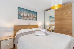 3 soverom, safe på rommet, skrivebord og strykejern/-brett