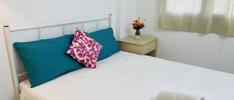 4 chambres, fer et planche à repasser, draps fournis