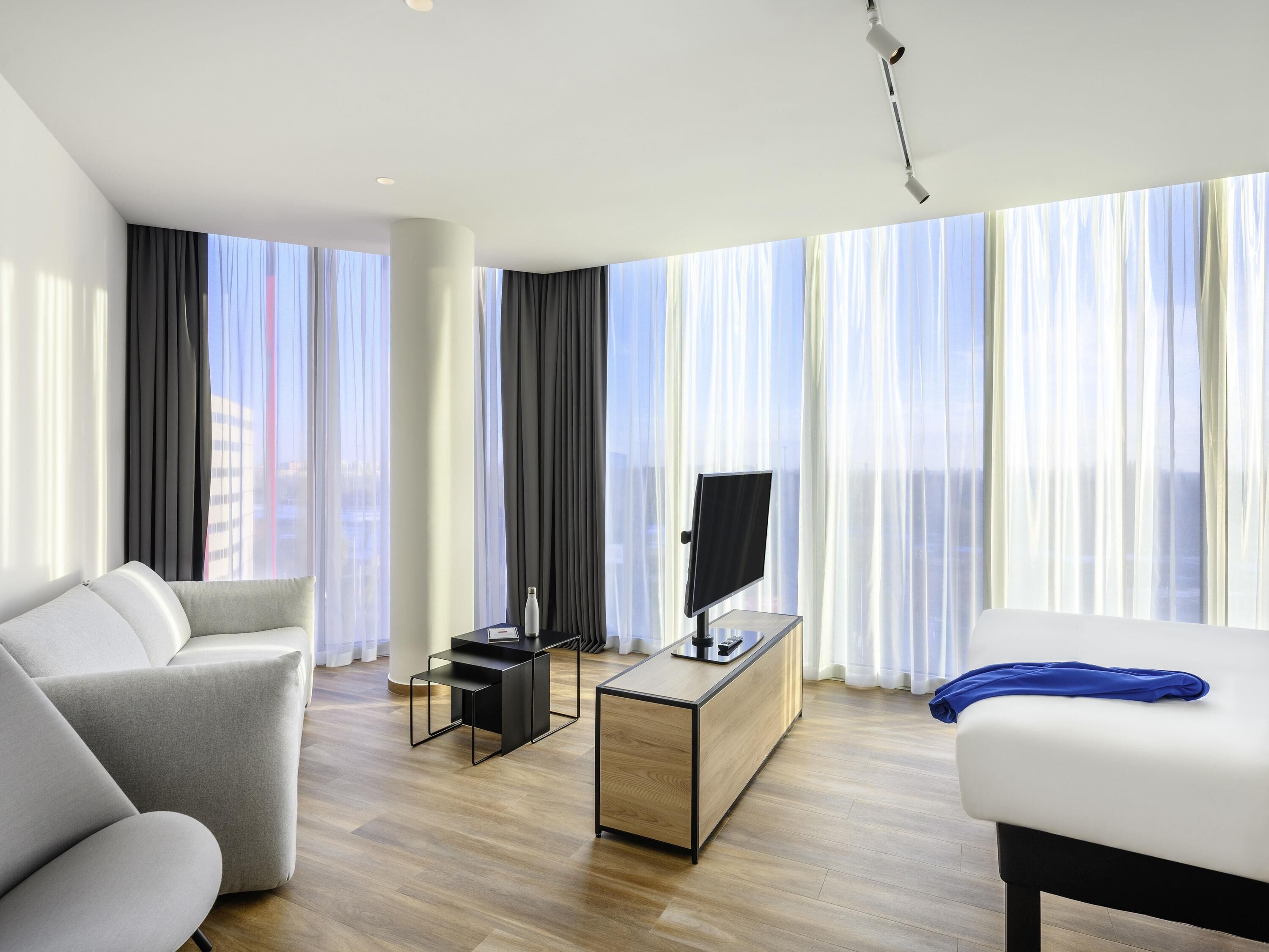 Desk, blackout drapes, soundproofing, free WiFi