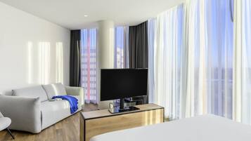 Premium Room, 1 Double Bed | Desk, blackout drapes, soundproofing, free WiFi