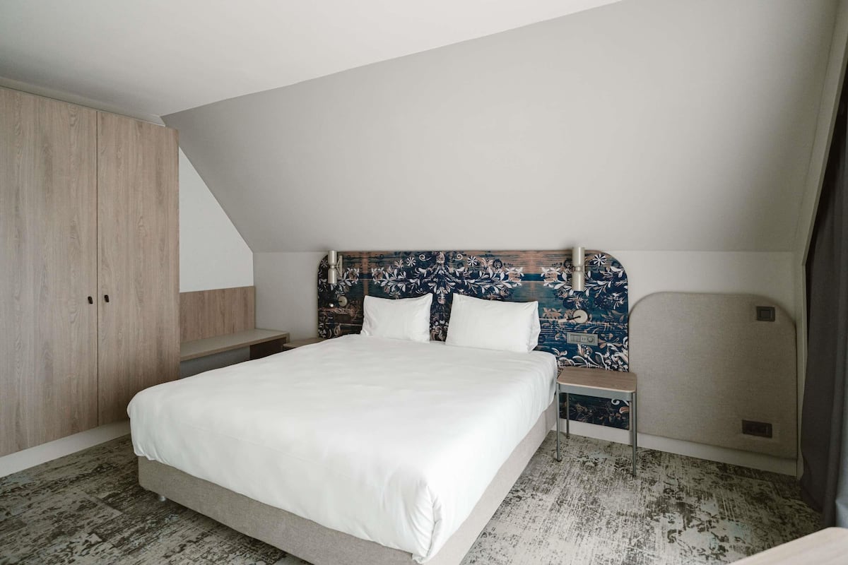1 quarto, roupas de cama premium, frigobar, cofres nos quartos