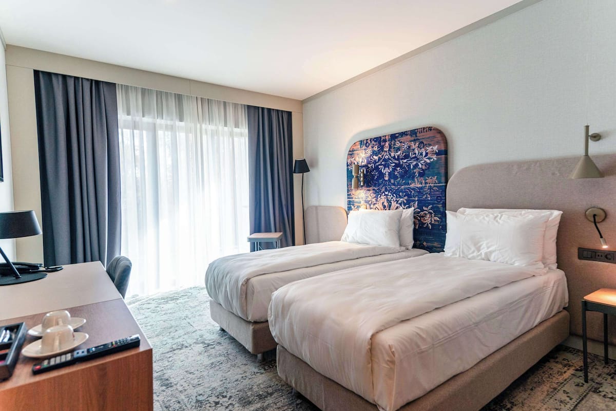 1 sovrum, sängtillbehör av högsta kvalitet och minibar