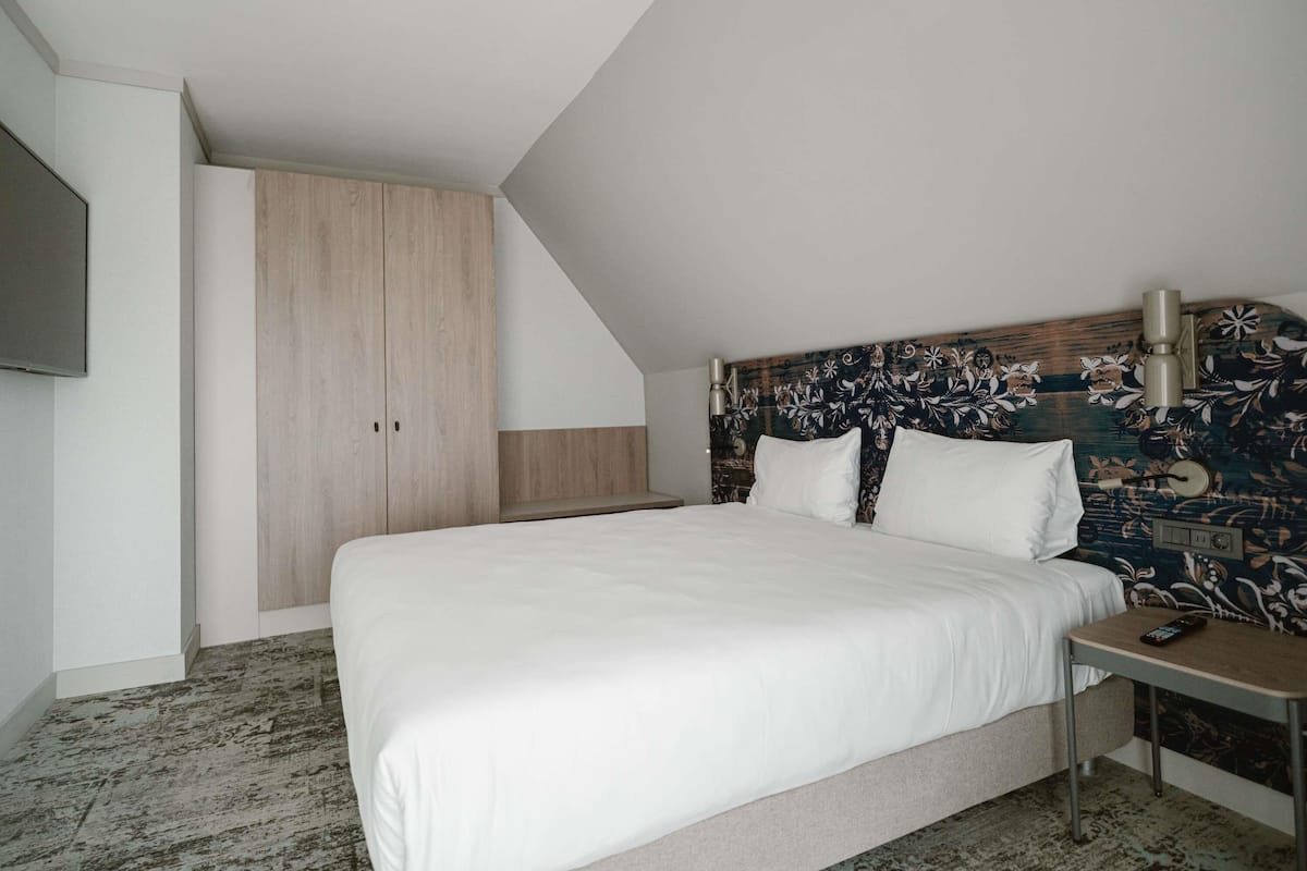 1 quarto, roupas de cama premium, frigobar, cofres nos quartos