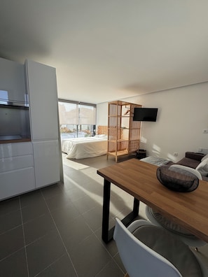 1 chambre, fer et planche Ă repasser, Wi-Fi gratuit, draps fournis