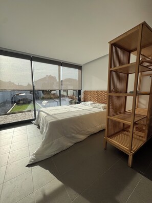 1 غرفة نوم ومكواة/لوح كي وواي فاي مجانًا وملاءات أسرّة