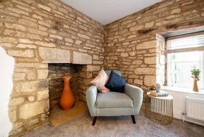 Apartment, Multiple Beds | Living area - Spacious Historic Flat Heart of Town Smart tv Wifi (Cirencester)