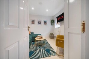 House, 1 Queen Bed with Sofa bed | Interior