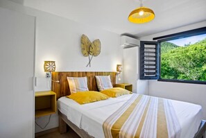 2 bedrooms, bed sheets