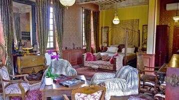 Traditional Suite | 1 bedroom, free WiFi, bed sheets