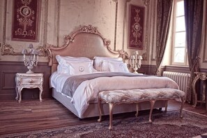 1 bedroom, free WiFi, bed sheets - Château d'Origny  (Ouches)