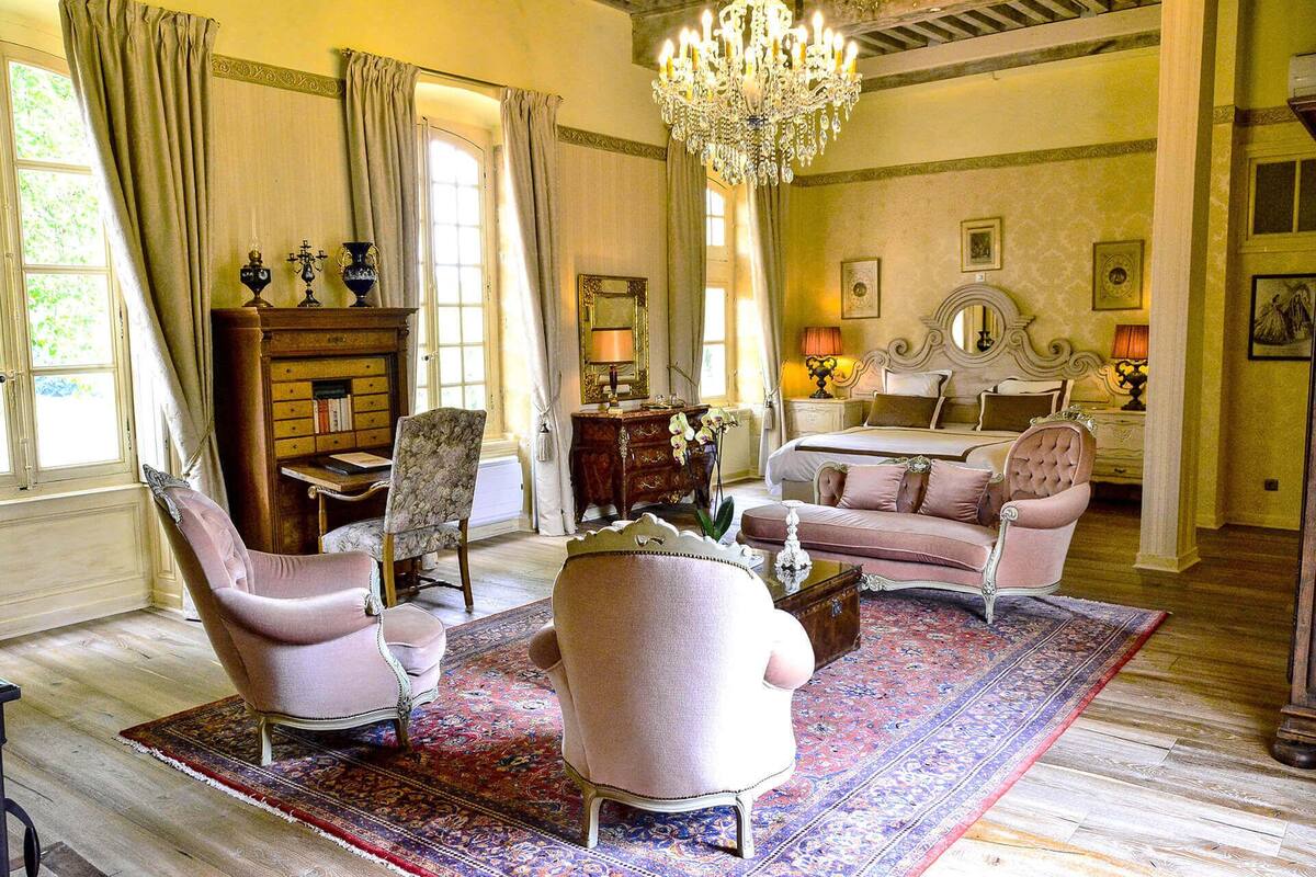 Grand Suite | 1 bedroom, WiFi (free), bed sheets