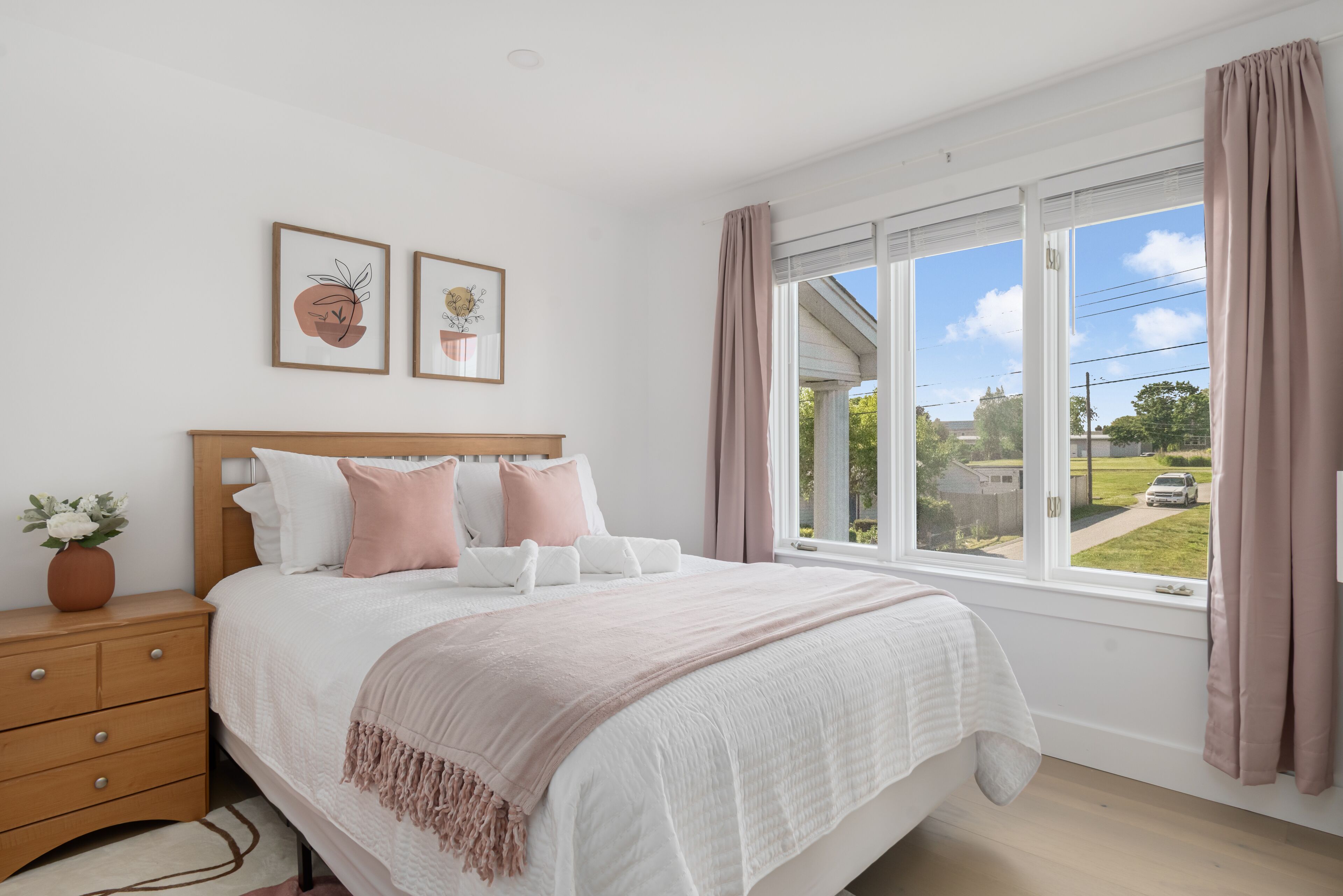 4 bedrooms, bed sheets