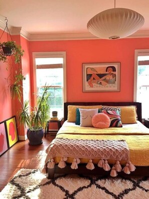 9 bedrooms, WiFi, bed sheets