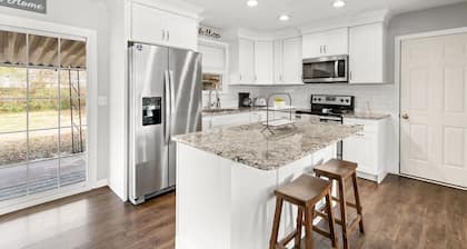 Renovated Ranch + Fenced Back Yard. Pet Friendly!