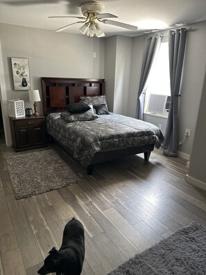 1 bedroom, in-room safe, iron/ironing board, free WiFi