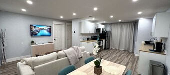 New Chic Villa - No cleaning fee -