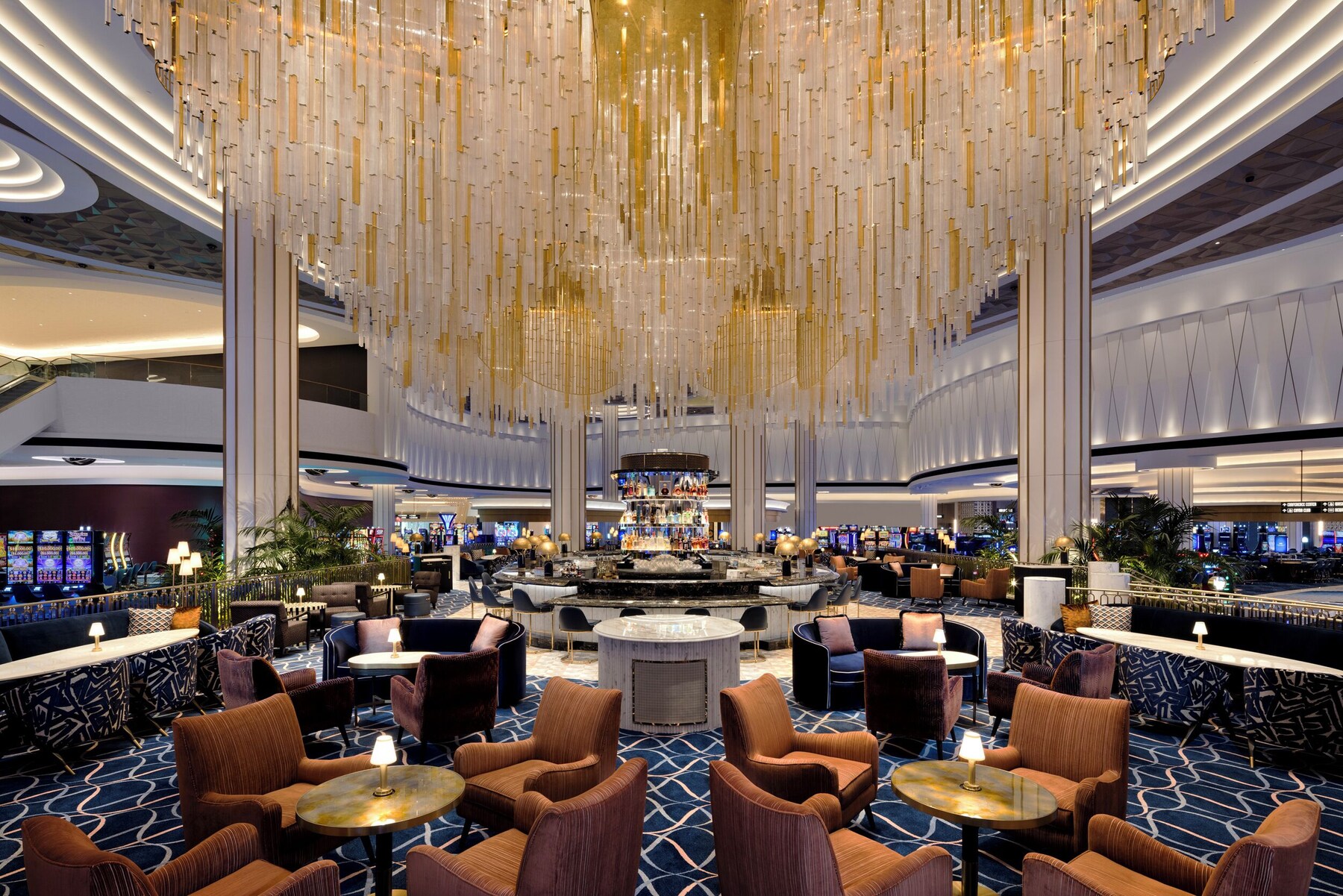 12 bars/lounges