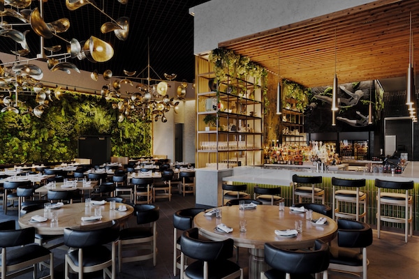 20 Restaurants; Frühstück, Mittagessen und Abendessen werden serviert
