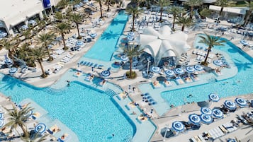 6 Außenpools, Cabañas (gegen Gebühr), Sonnenschirme