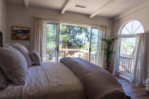 3 habitaciones, escritorio, tabla de planchar con plancha y wifi gratis 
