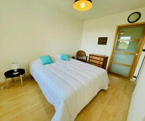 1 bedroom, iron/ironing board