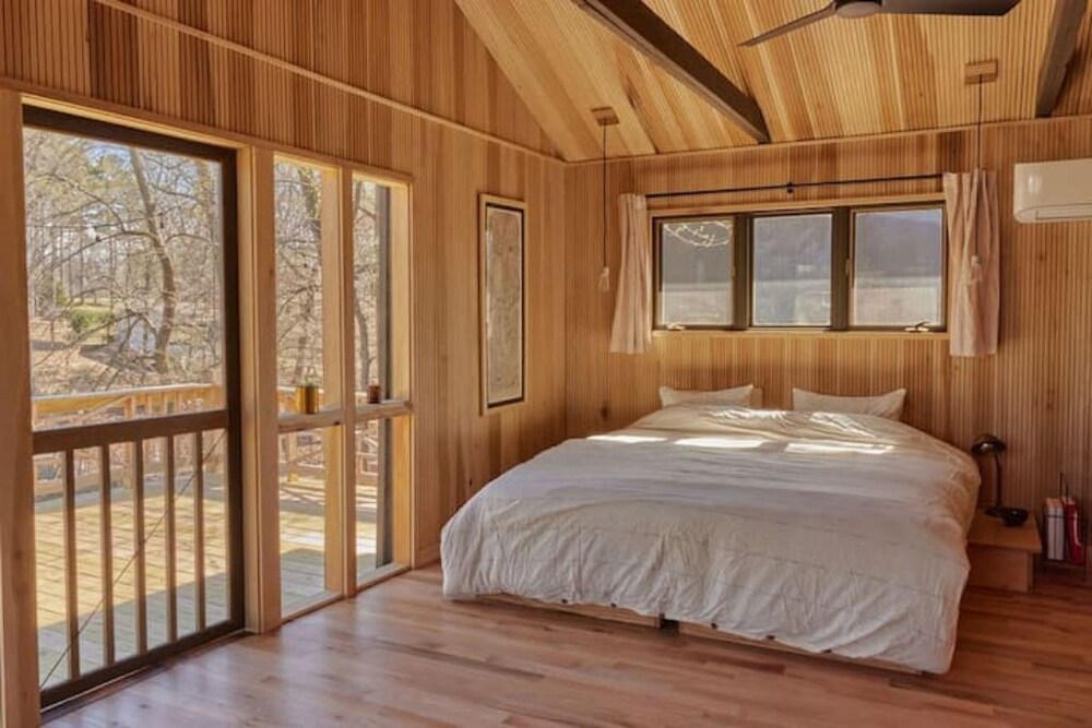 Architectural Lakeside Experience at Poplar Cabin Muscle Shoals Vrbo