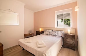 2 bedrooms, iron/ironing board, WiFi, bed sheets