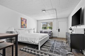 Travel cot, WiFi - Close to beaches, downtown, and wineries (Traverse City)