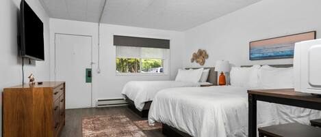 Travel cot, WiFi, bed sheets