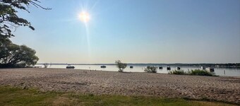 Close to Beaches and Downtown