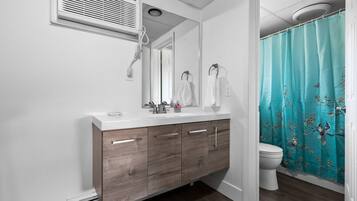 Baignoire, shampoing