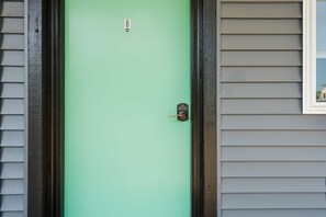 Exterior detail - Peninsula One Apartments Unit 8 (Traverse City)