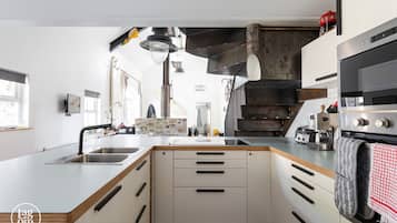 Exclusive Chalet | Private kitchen | Full-size fridge, microwave, oven, stovetop