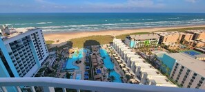 Beach nearby - Sapphire 1706 (3-Bedroom Home) with Pool by RedAwning (South Padre Island)
