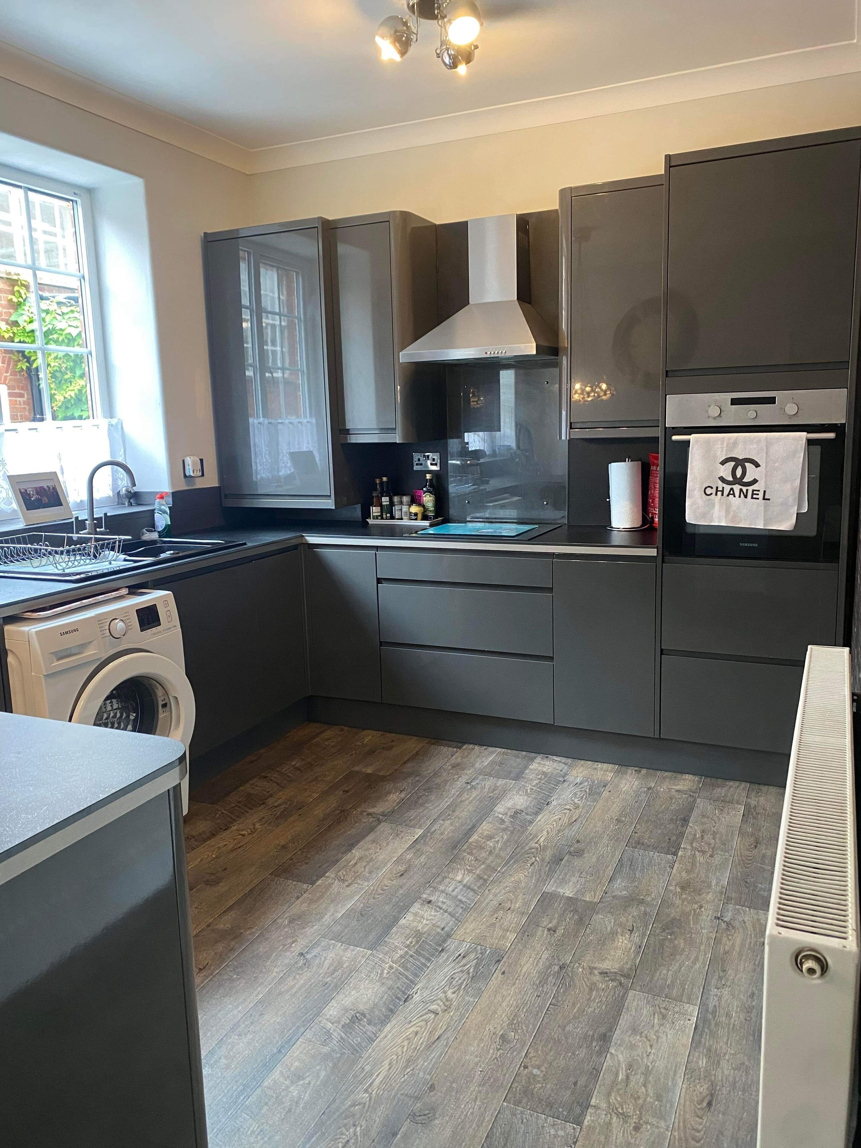 Réfrigérateur, micro-ondes, four, cafetière/bouilloire