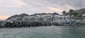 Exterior - Branded /beach apartment managed by the Address Beach & Mountain view (Fujairah)