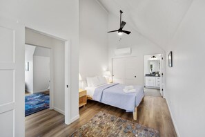 2 chambres, fer et planche à repasser, Wi-Fi, draps fournis