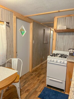 Interior - •New• Tiny Home Getaway (Sapphire)
