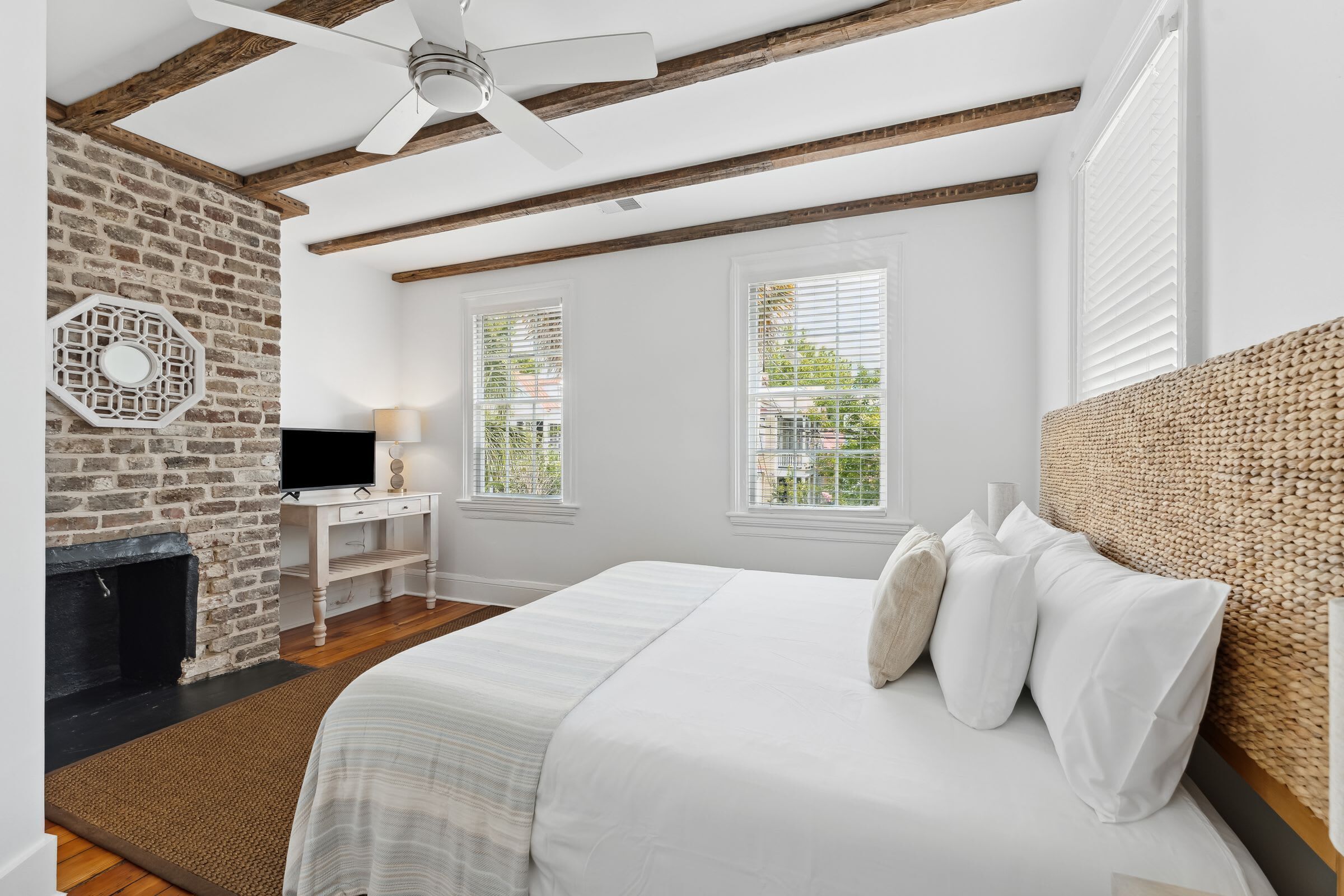 4 chambres, fer et planche à repasser, Wi-Fi, draps fournis