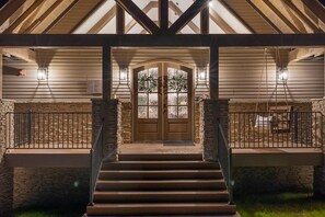 Exterior - Panoramic Lake View W/ Indoor Pool, Hot tub, Gameroom & Firepit (Branson)