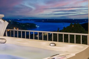 Outdoor spa tub - Panoramic Lake View W/ Indoor Pool, Hot tub, Gameroom & Firepit (Branson)