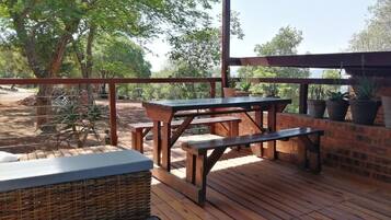 Luxury Apartment | Terrace/patio