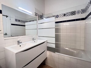 Hair dryer - . (Saint-Martin-de-Ré)