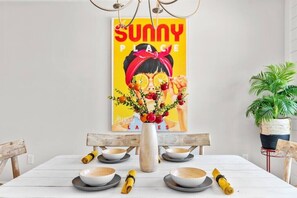 Dining - Dog Friendly|Beach House|Walk to Beach|sleeps 9! (Orange Beach)