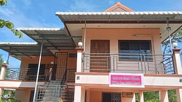 Basic Room, 1 King Bed | Exterior