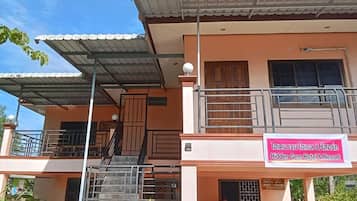 Basic Room, 1 King Bed | Exterior