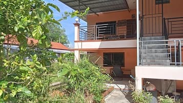 Basic Room, 1 King Bed | Exterior